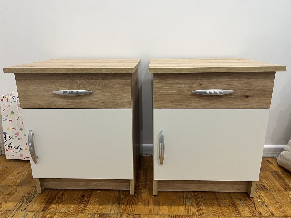 Тумба приліжкова