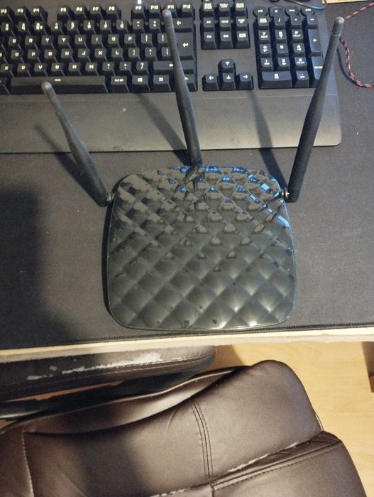 Router Actina cerberus p6806 + Router Tp-link TL-WR740N