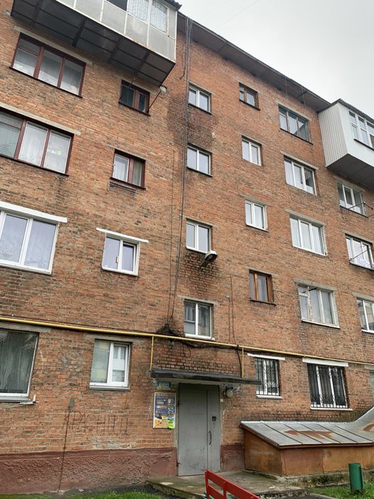 Бюджетна 1-кімнатна квартира (малосімейка) на Південно-Заході!