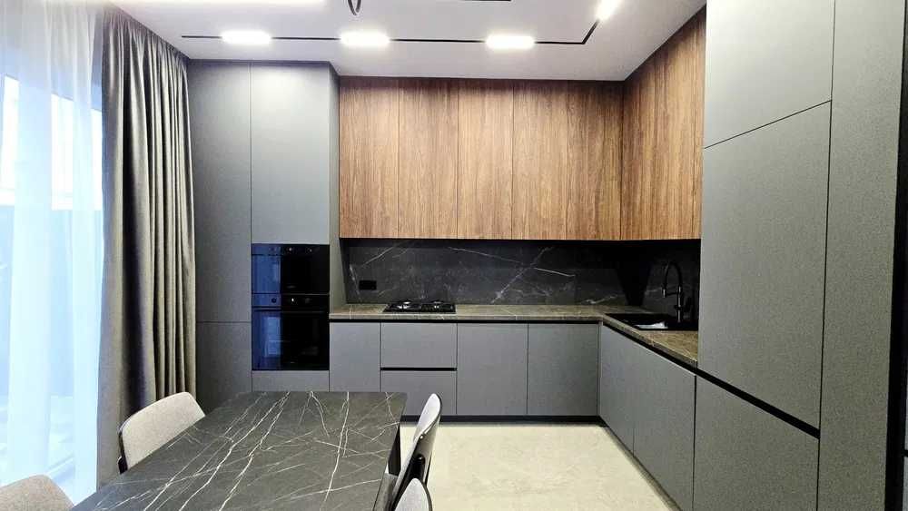 Вітаю. ГАЗ, ЦЕНТРАЛЬНІ КОМУНІКАЦІІ, будинок-дуплекс 125м2; Ліцей#1.