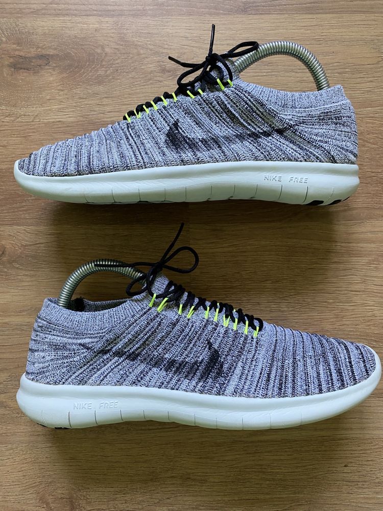 Nike free rn motion flyknit white hot sale