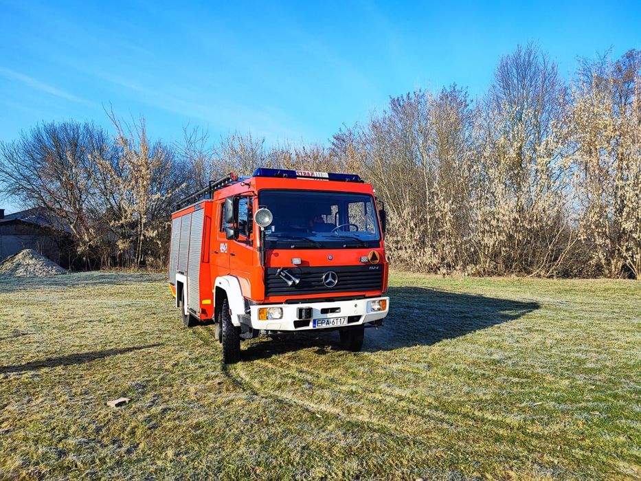 Mercedes-Benz 1124  Pojazd specjalny pożarniczy GBA 2/20