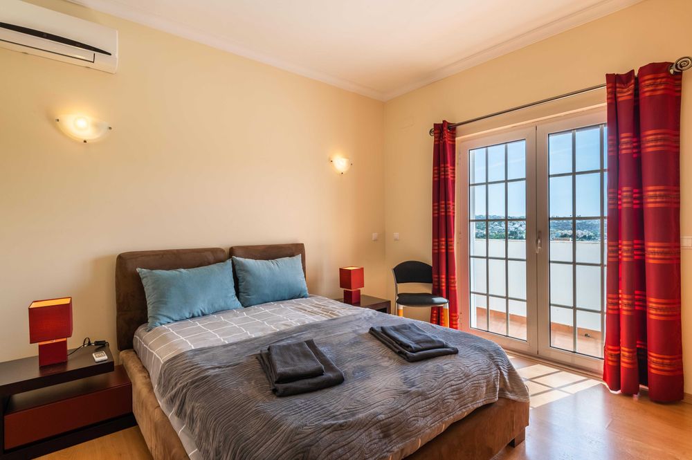 Vivenda Chris by Gabi Miguel - V4 com piscina privada