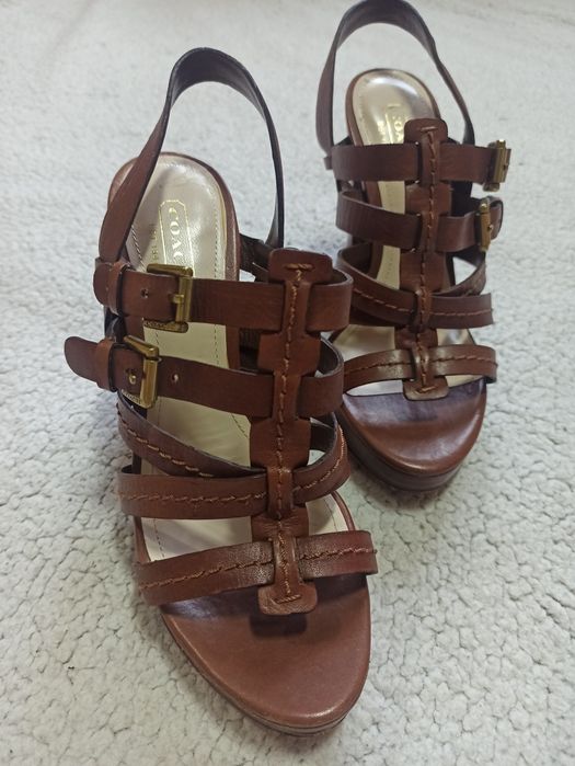 Sandały na klocku Coach