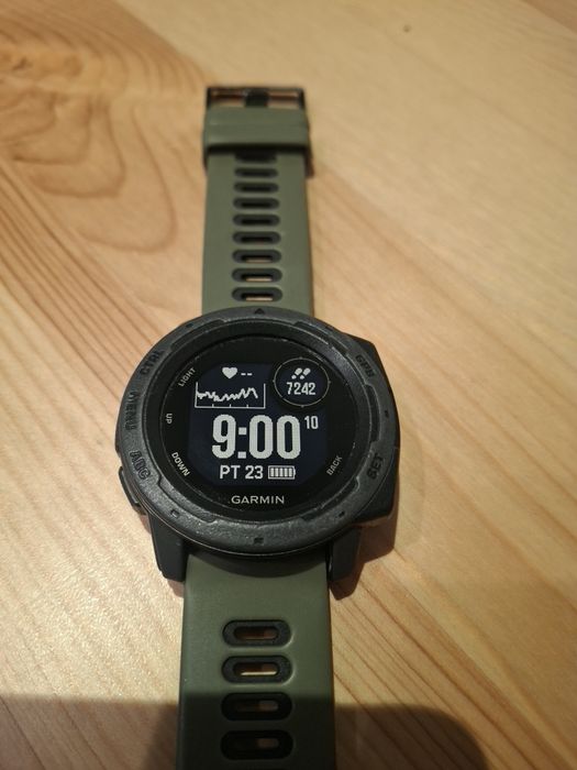 Garmin  Instinct