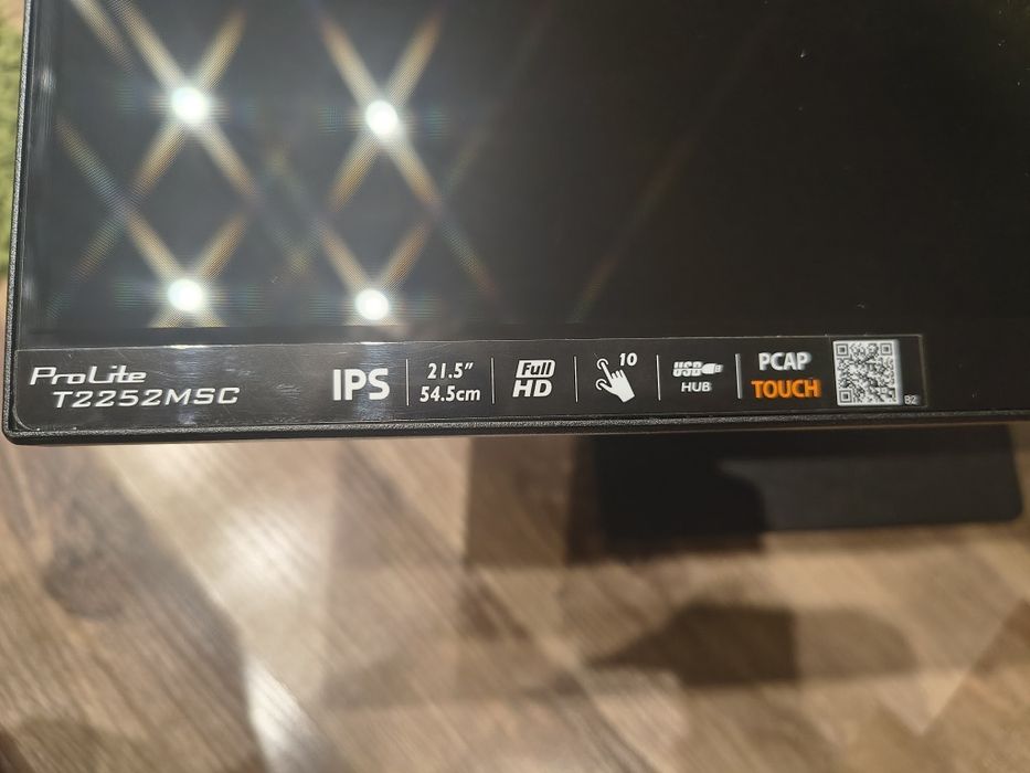 Sprzedam monitor dotykowy