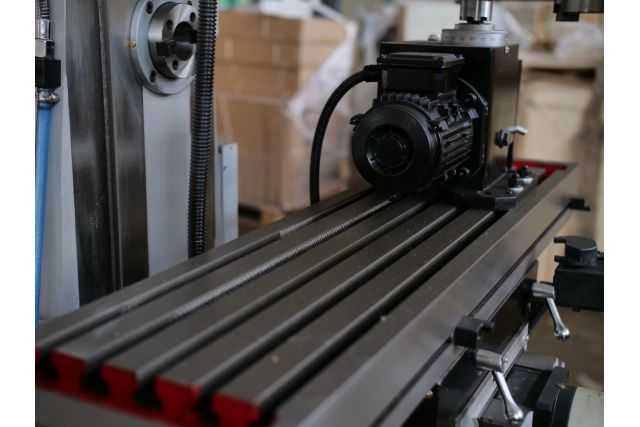 Вертикально фрезерний станок MAST Metalltechnik M-FR1000