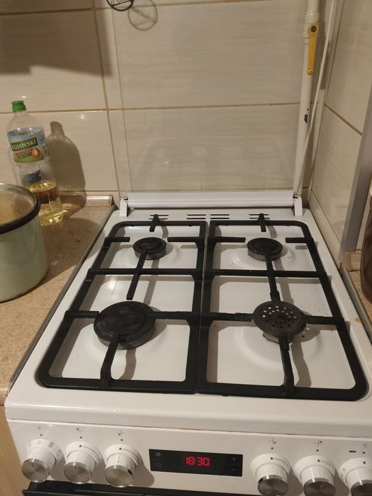 Kuchenka Beko biała