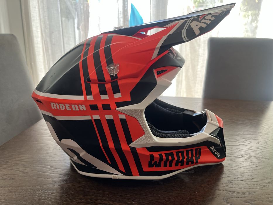 Capacete AIROW muito bom estado