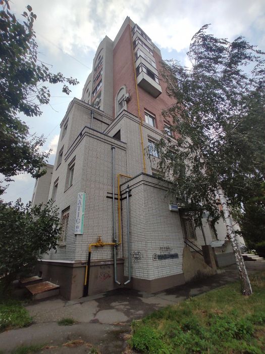 Продаж - обмін приміщення комерційного призначення в центрі м.Миргород