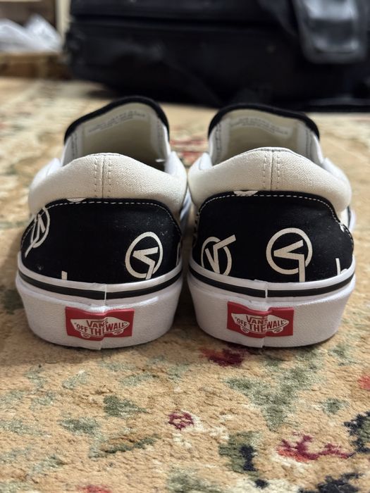 НОВІ!!! Vans Classic Slip-On Circle-V