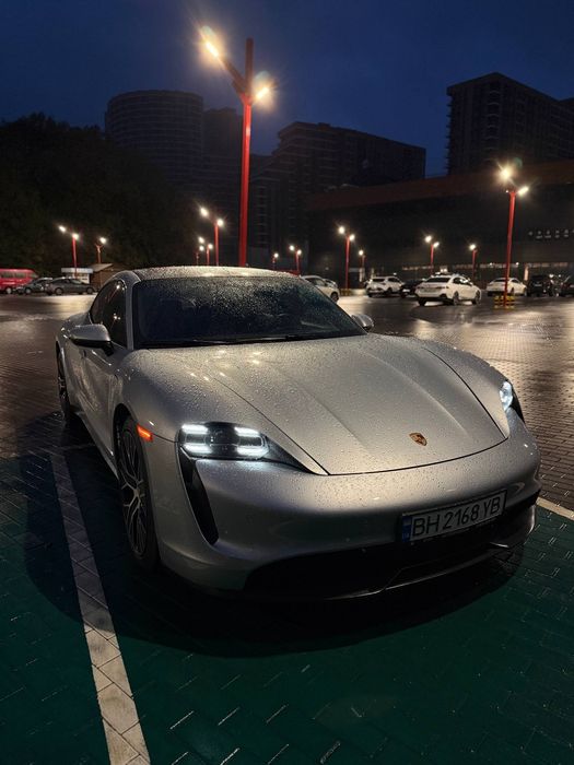 Porsche Taycan 2023
