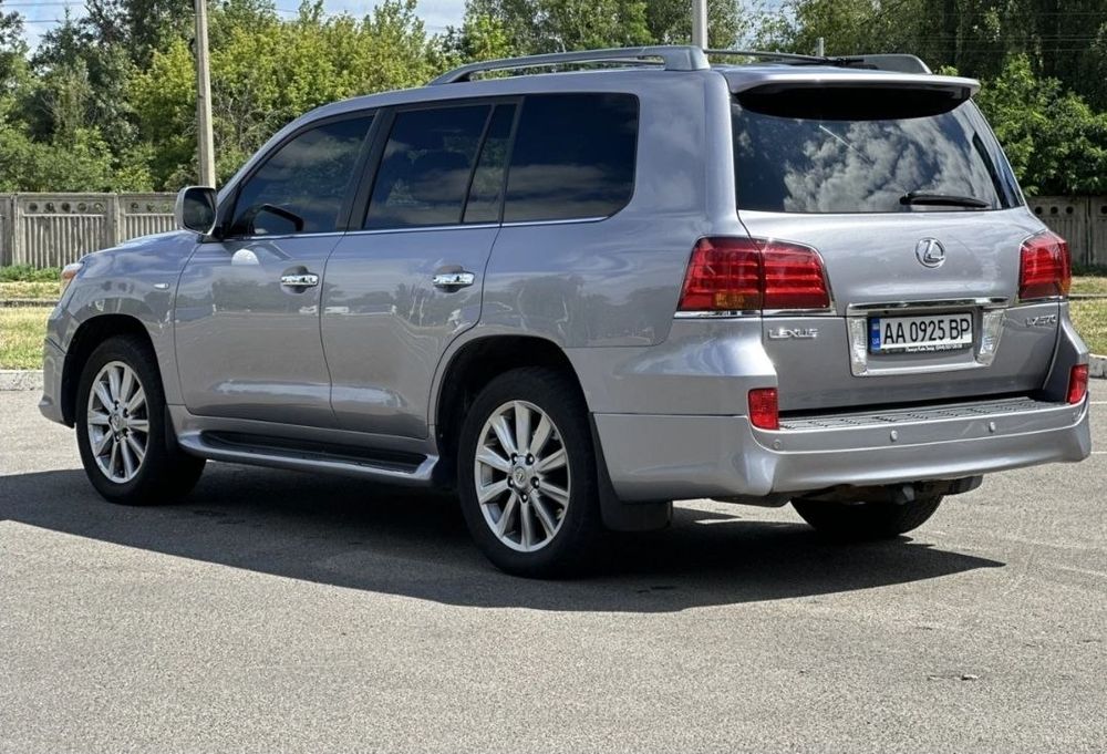 Lexus LX570 2011 офіциал!