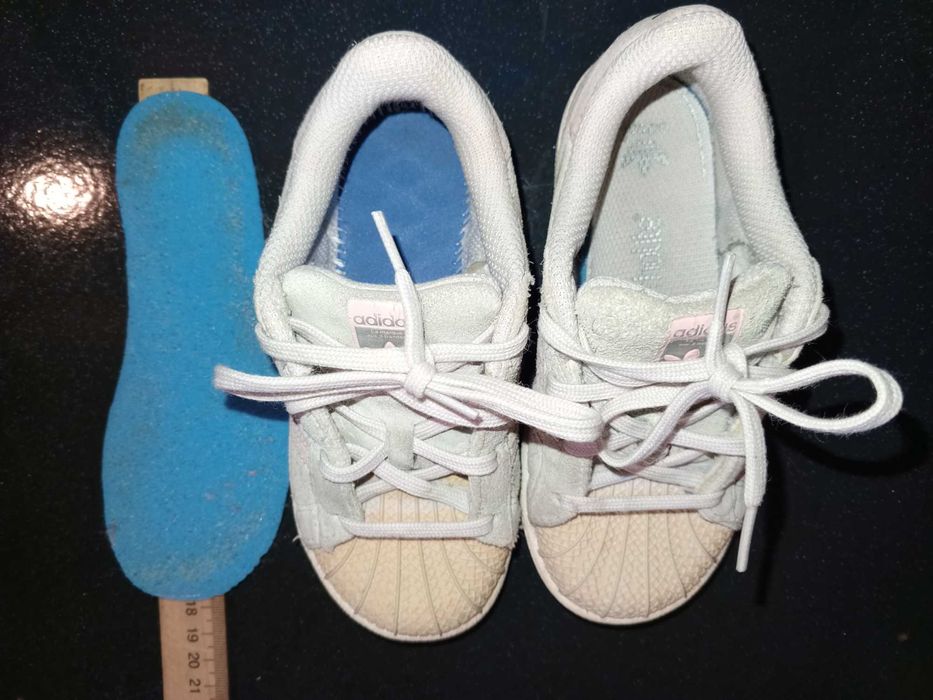 Детские 27 р. кросовки Adidas Superstar.