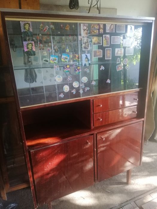 Сервант лакированный