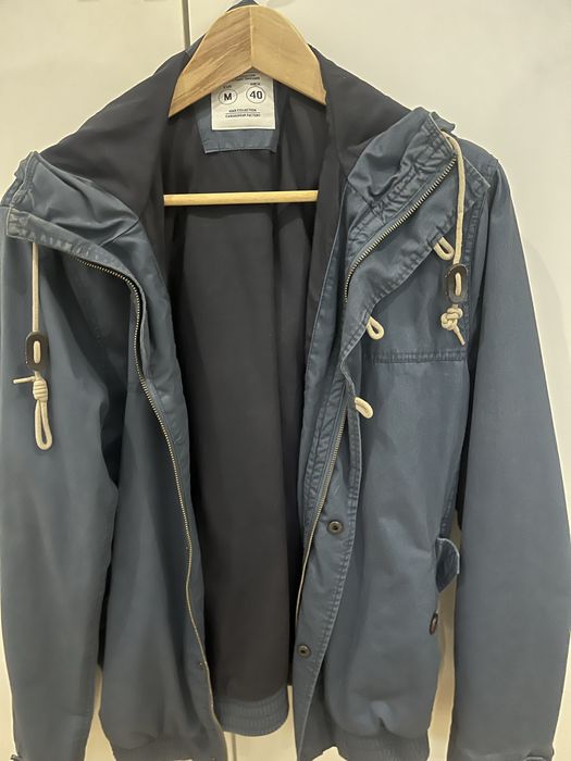 Casaco azul marca lefties