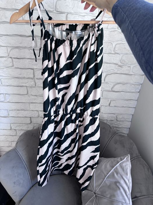 Sukienka elegancka jak nowa polska produkcja PurPura
