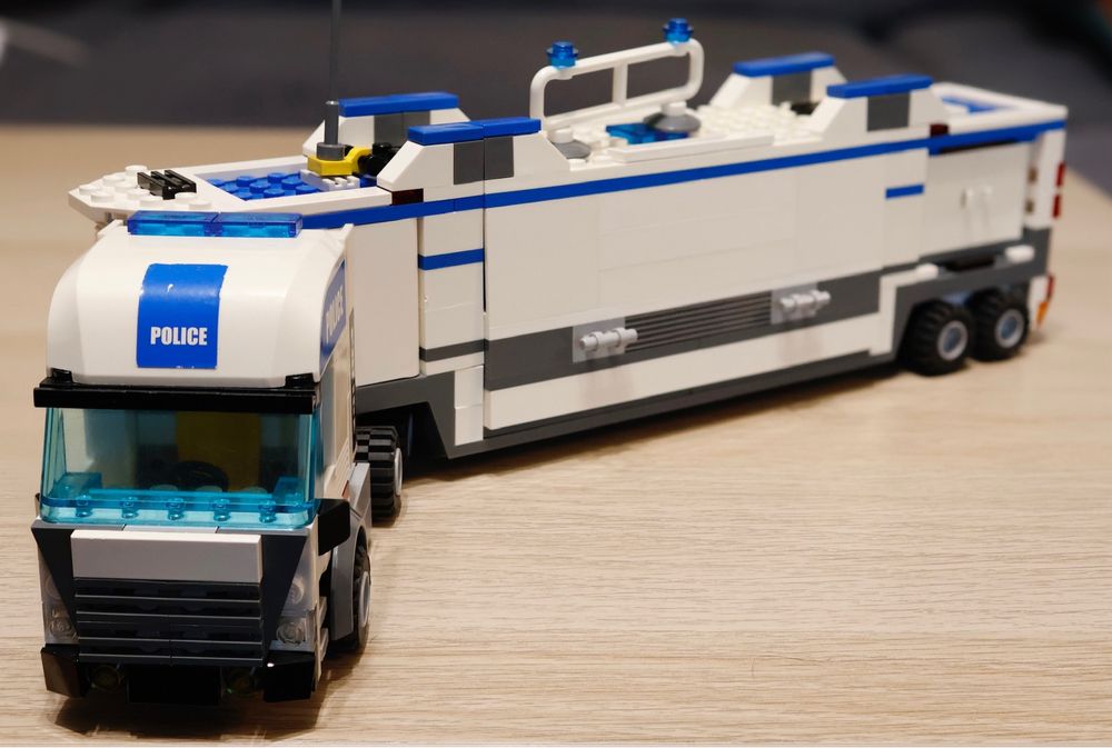 Lego City 7743 Tir policyjny.