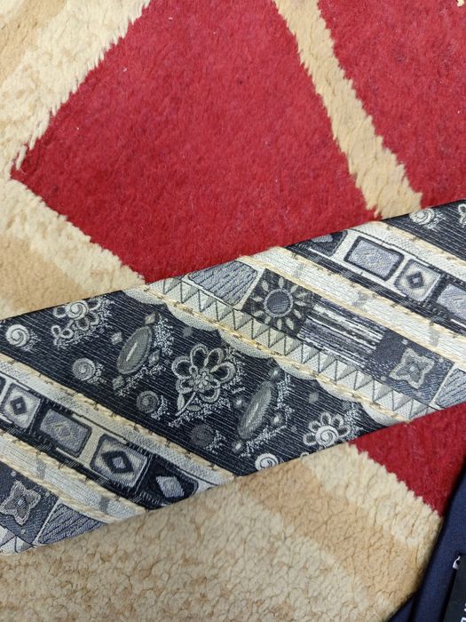 #444 Zestaw czterech krawatów