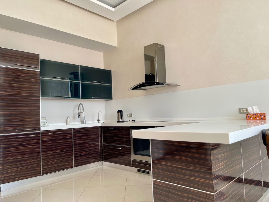 Лісники. КМ Зелений Гай. Будинок з басейном та панорамним краєвидом!