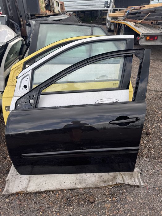 Двері передні ліві, задня ліва Renault Laguna 3