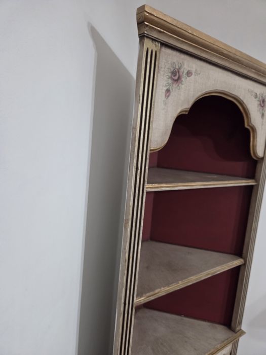 Movel antigo de canto