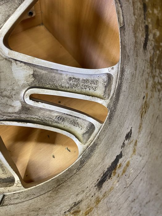 Диски R-Line  з новими літніми шинами 235/45 R19 5x112 шини титати