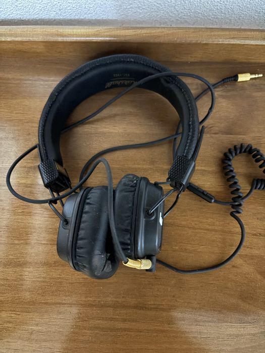 Fones marshall.