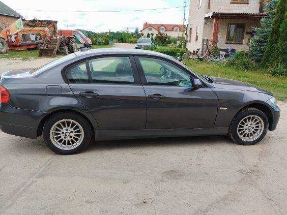 Samochód BMW E90 320D