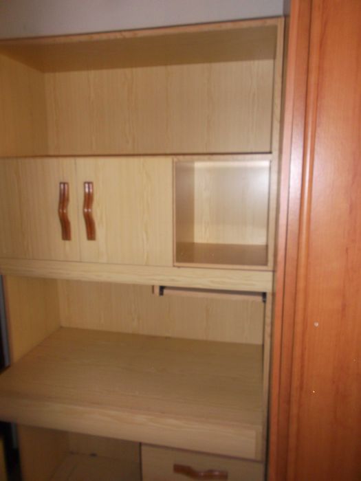 Estúdio de Quarto Usado em bom estado.