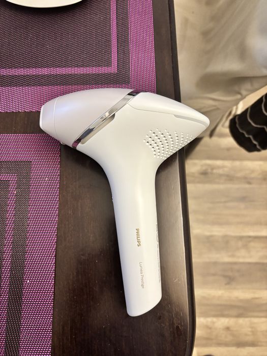 Philips lumea depilator