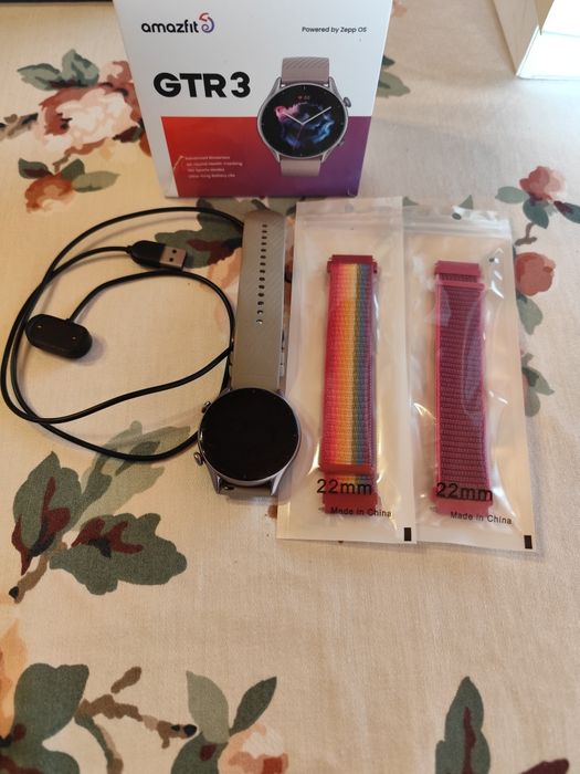 Amazfit GTR 3 + 2 braceletes extra + caixa (como novo)