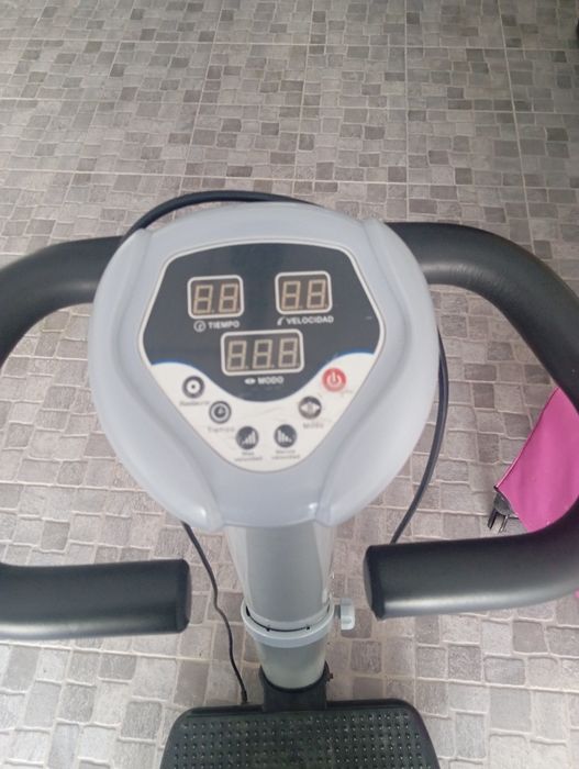 Plataforma Vibratória Fitness – Bom estado