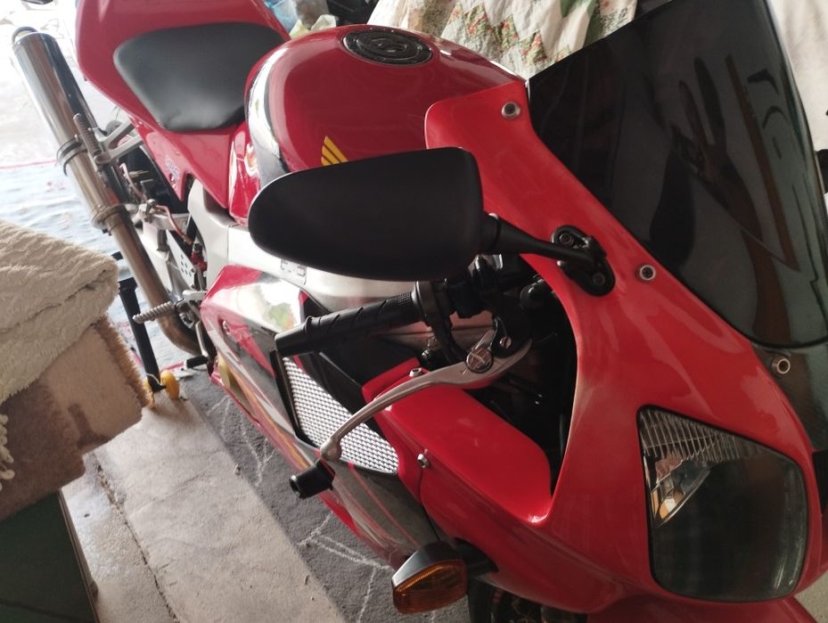 Honda VTR SP 1 ano 2000 com 44000km.