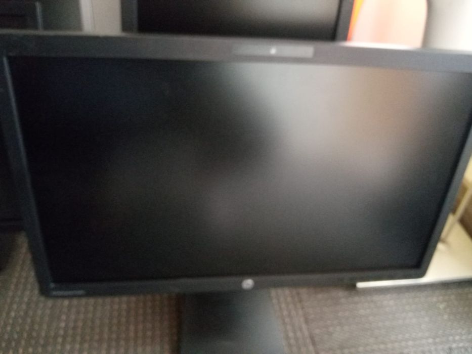 HP EliteDisplay E221c