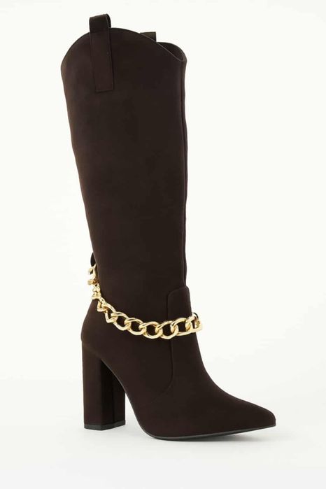 Brązowe kozaki z łancuszkiem