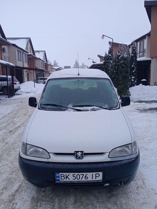 Продаю Peugeot partner 1.4 бензин
