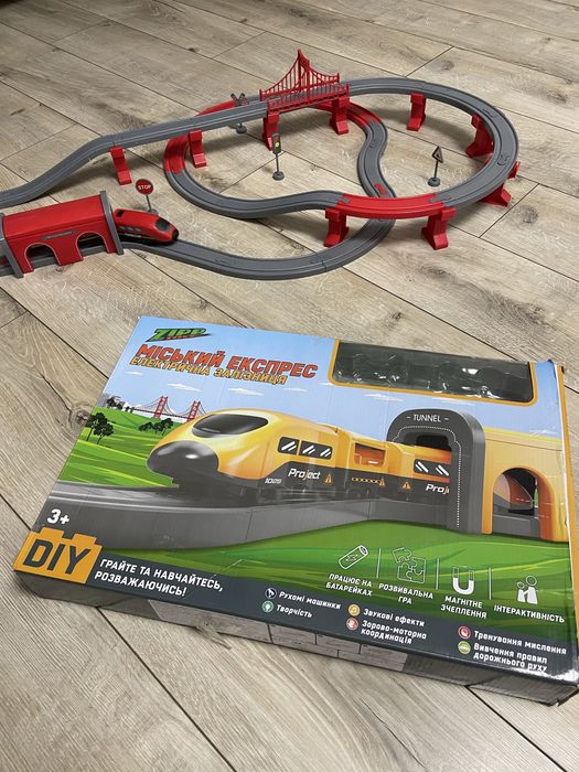 Машина потяг поїзд залізна дорога zipp toys: 630 грн. - Залізниці