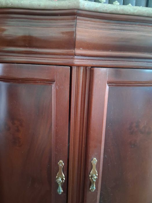 2 Moveis iguais madeira vermelha 50€