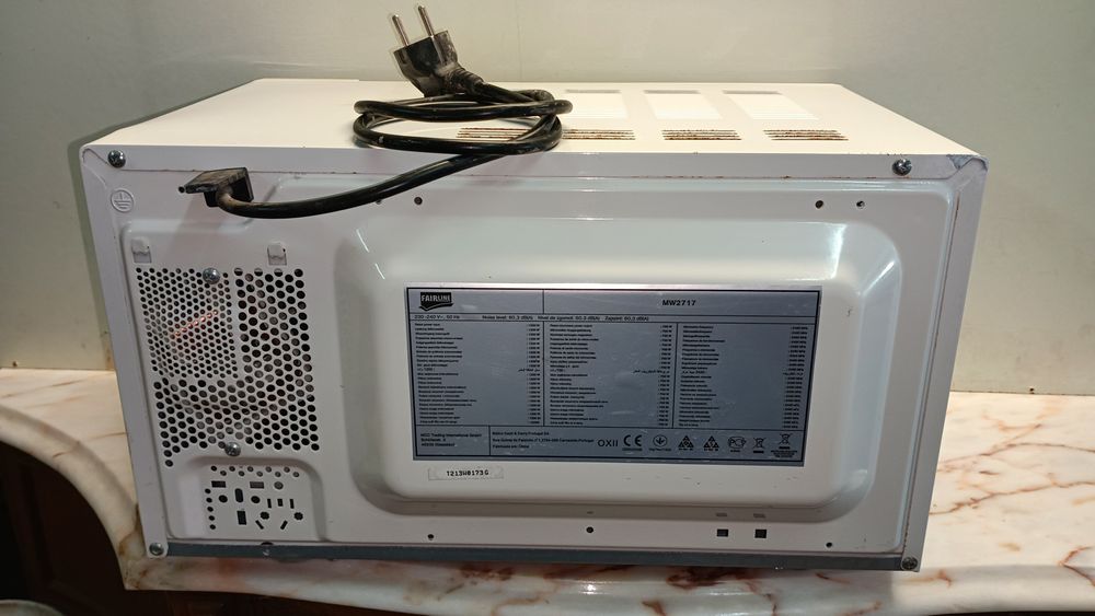 Microondas marca FIRLINE a funcionar perfeitamente, em perfeitas condi