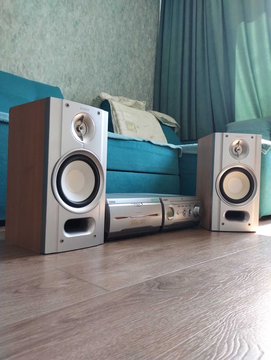 Шикарный звук Hi-Fi Sony 500 Вт Япония ( Блютуз / AUX / CD / MP3 )