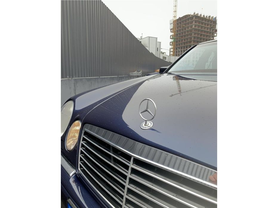 Mercedes E-сlass W210 1995-2002 рр. Емблема приціл (з написом)