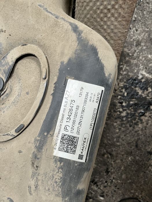 Топливний бак Opel Zafira C 2.0 CDTI