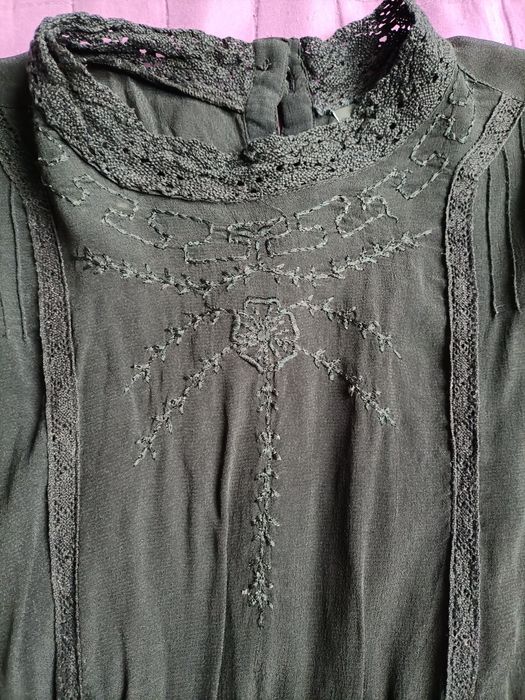 Czarna sukienka Gina tricot L/42