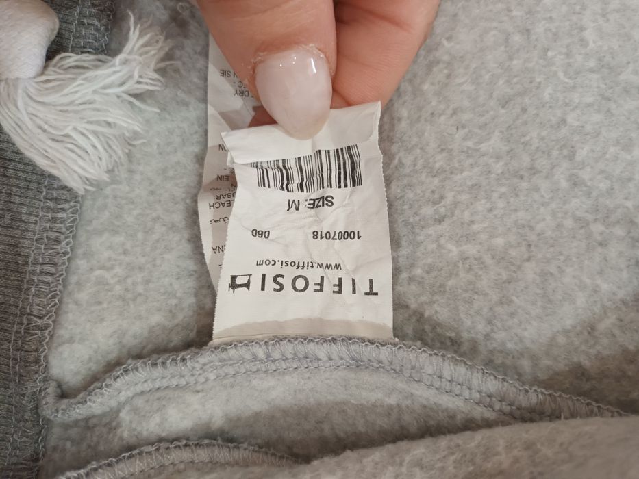 Casacos usados poucas vezes