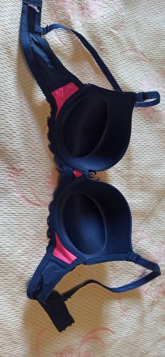 Продаются два лифчика,бюстгалтеры, пуш-ап, push up.