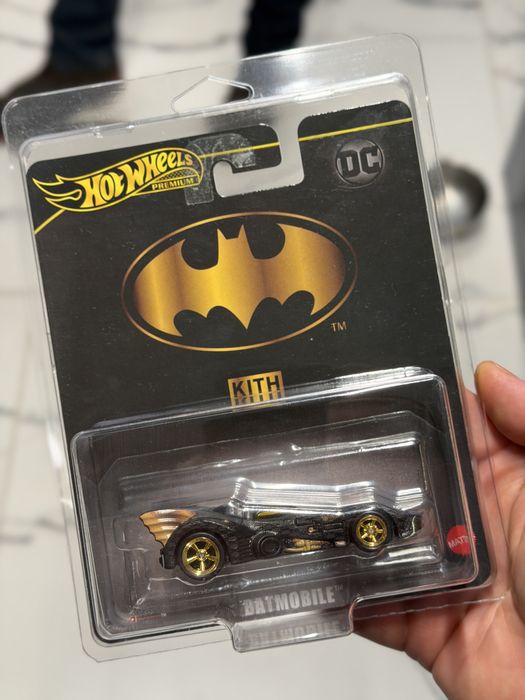 Hot Wheels Premium 1989 Batmobile x KITH the Batman limited edition #1