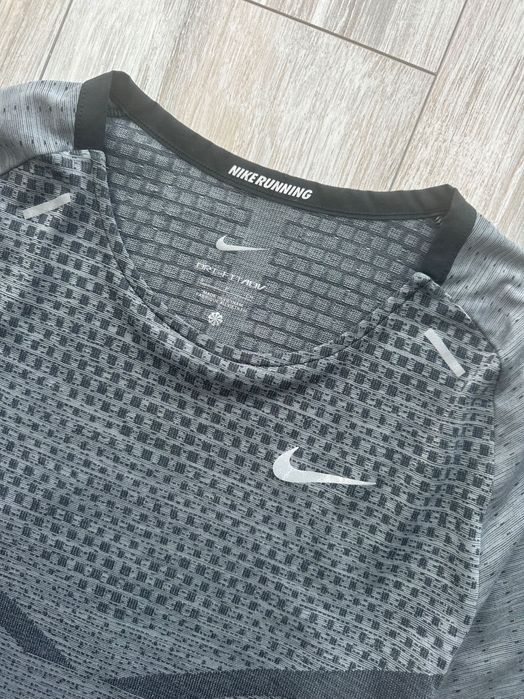 Спортивна футболка Nike