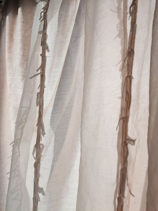 2 cortinados duplos cor creme com 1,46 de largura e 1,96 de altura