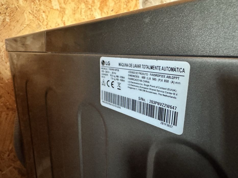 Máquina de lavar e secar LG F4DV9510P2B em bom estado